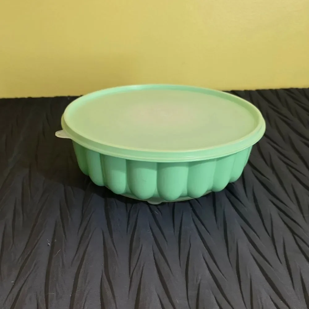 Tupperware Mint Green Jello Container